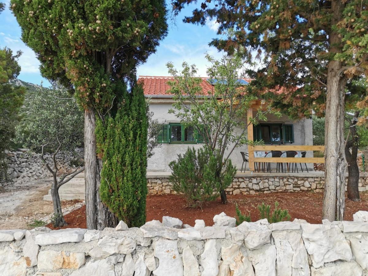 Kuca Za Odmor Obitelji Pedisic Villa Banj ภายนอก รูปภาพ
