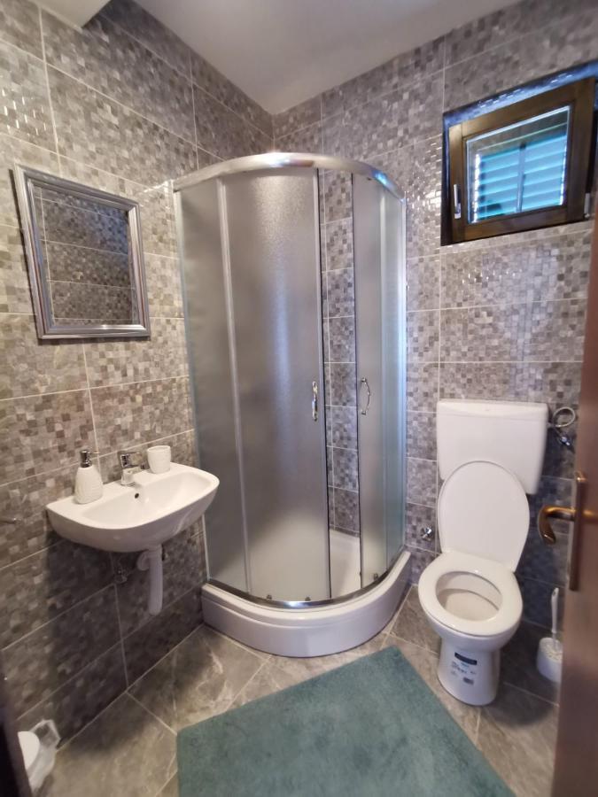 Kuca Za Odmor Obitelji Pedisic Villa Banj ภายนอก รูปภาพ