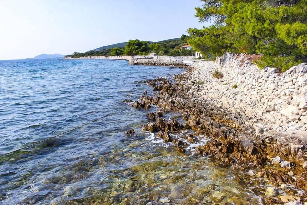 Kuca Za Odmor Obitelji Pedisic Villa Banj ภายนอก รูปภาพ